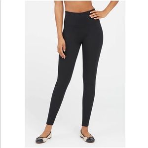 SPANX Black leggings, High Waisted Ankle Leggings-Size Medium